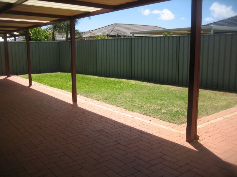 27 Lombe Gardens, Atwell WA 6164