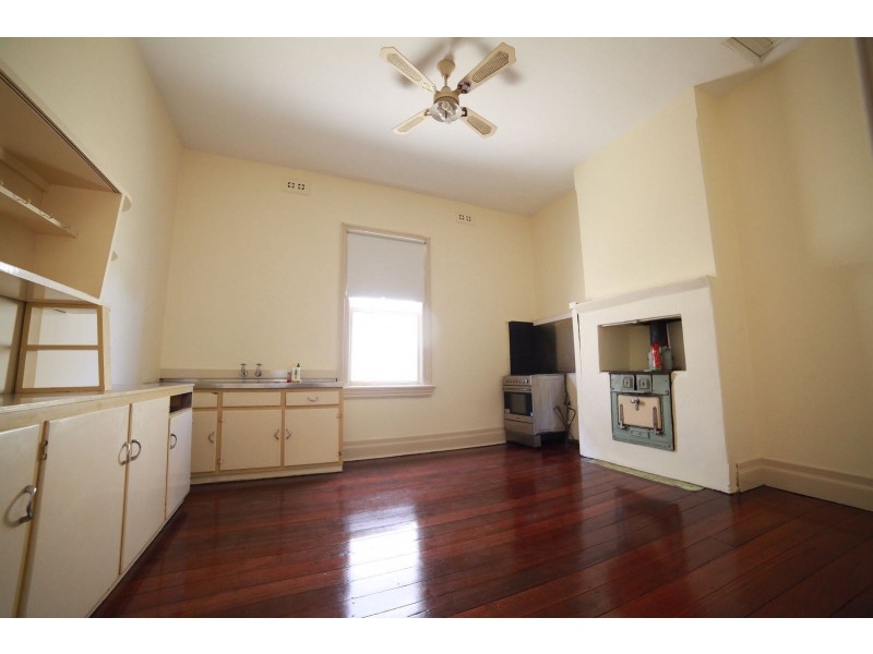 5 Gladstone Road, Rivervale WA 6103