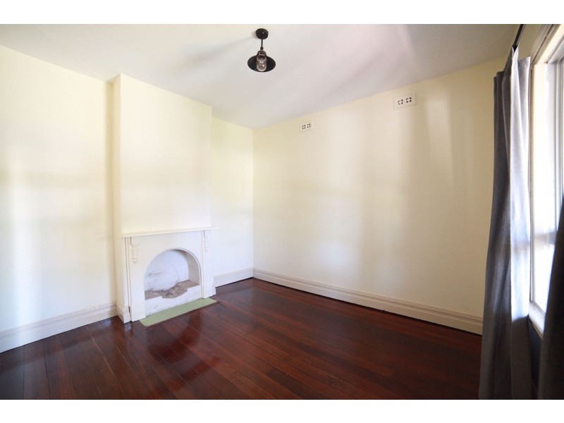 5 Gladstone Road, Rivervale WA 6103