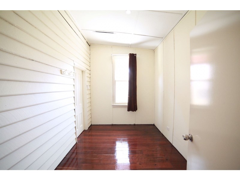 5 Gladstone Road, Rivervale WA 6103