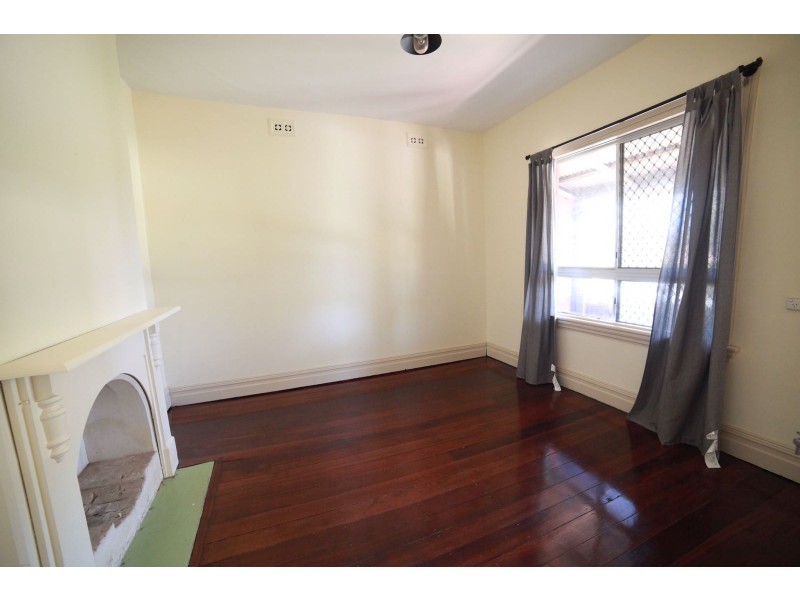 5 Gladstone Road, Rivervale WA 6103