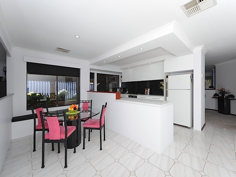 56 Calley Drive, Leeming WA 6149