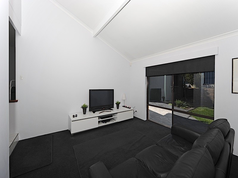 56 Calley Drive, Leeming WA 6149