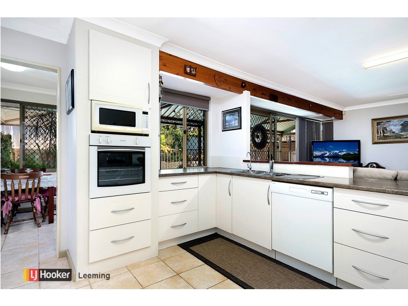 24 Hope Road, Bibra Lake WA 6163