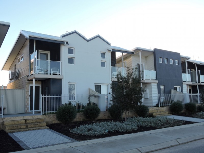 4/1 Positano Cressent, Yangebup WA 6164