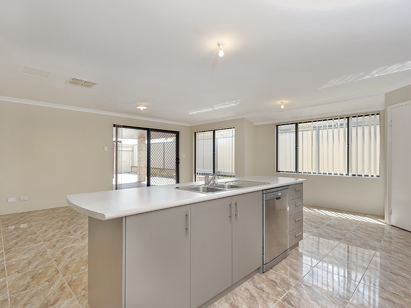 33 Descanso Loop, Aubin Grove WA 6164