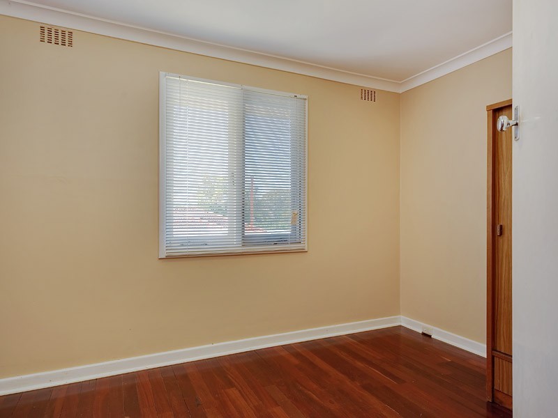 7 Rosalind Way, Coolbellup WA 6163