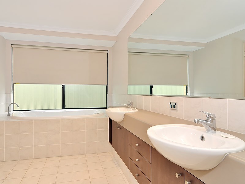 4 Augustus Court, Aubin Grove WA 6164