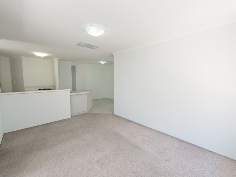 2/75 Centre Street, Queens Park WA 6107