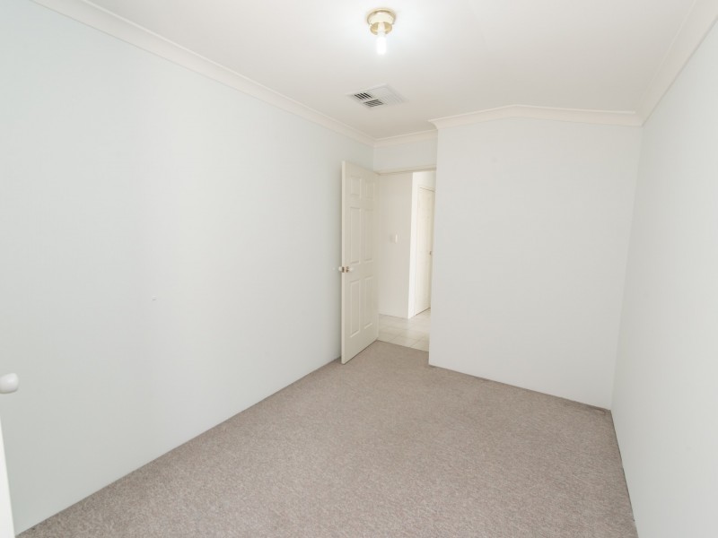 2/75 Centre Street, Queens Park WA 6107