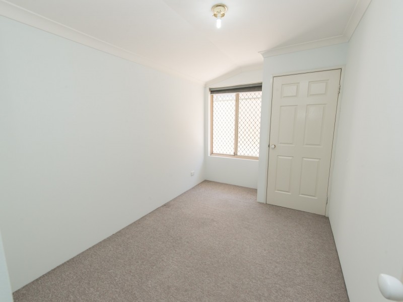 2/75 Centre Street, Queens Park WA 6107