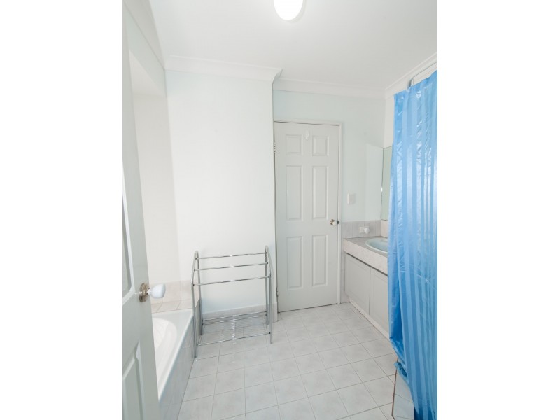 2/75 Centre Street, Queens Park WA 6107