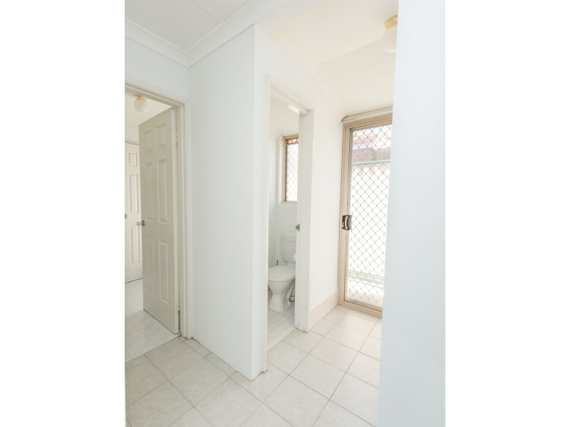 2/75 Centre Street, Queens Park WA 6107