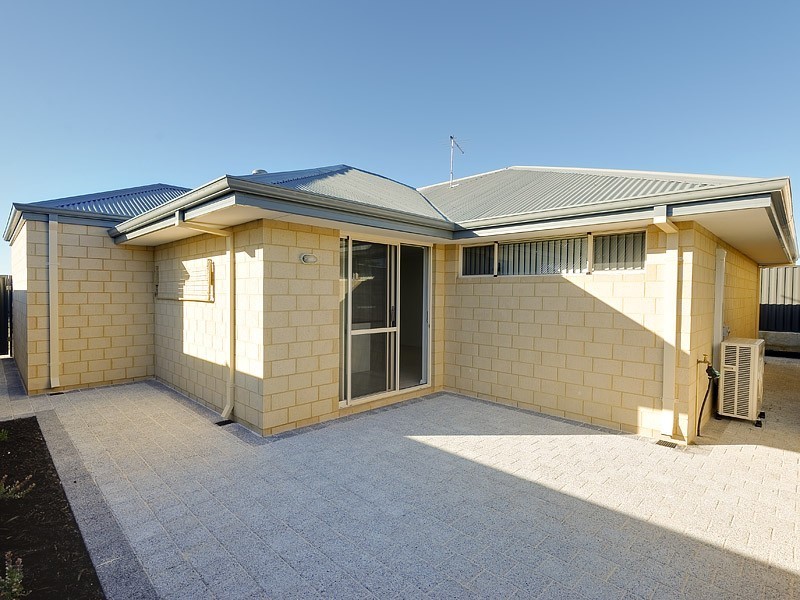 1/30 Arava Circle, Aveley WA 6069