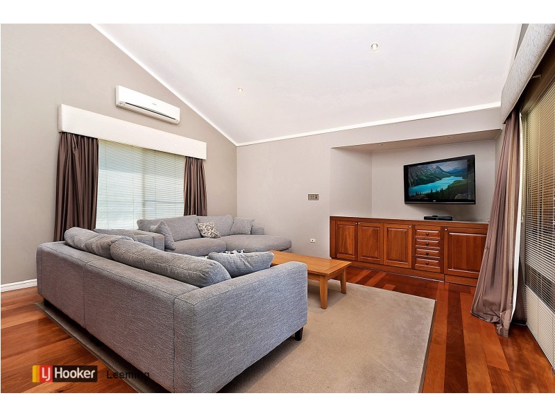 11 Apex Close, Leeming WA 6149