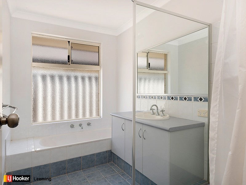 4 Caprice Pass, Rockingham WA 6168