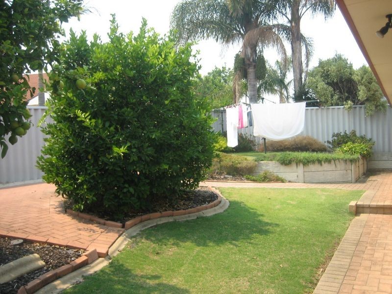 17 Sylvan Crescent, Leeming WA 6149