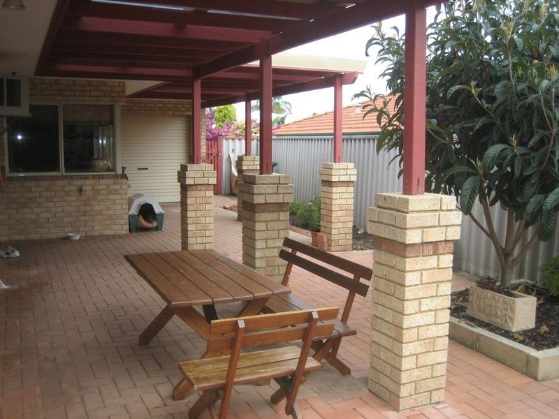 17 Sylvan Crescent, Leeming WA 6149