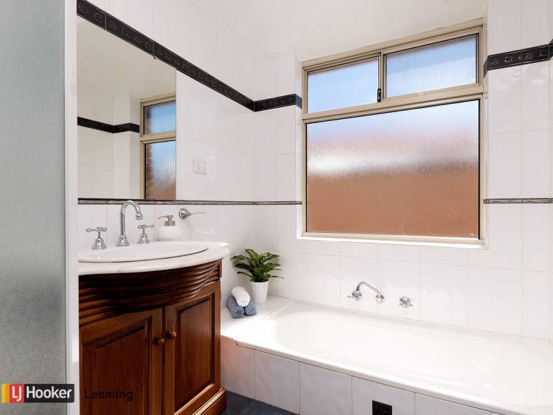 11 Matthew Avenue, Leeming WA 6149