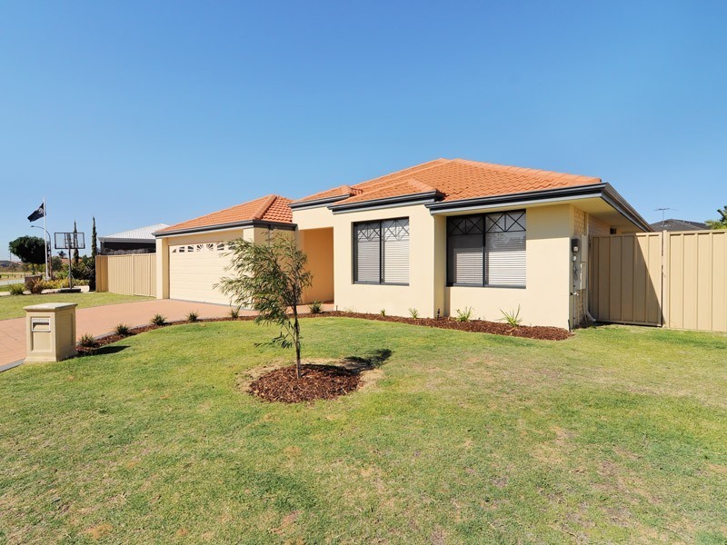 18 Bracadale Way, Canning Vale WA 6155
