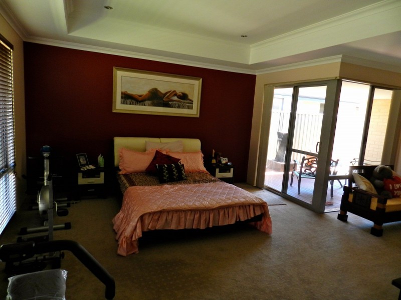 5 Bluebeech Way, Piara Waters WA 6112