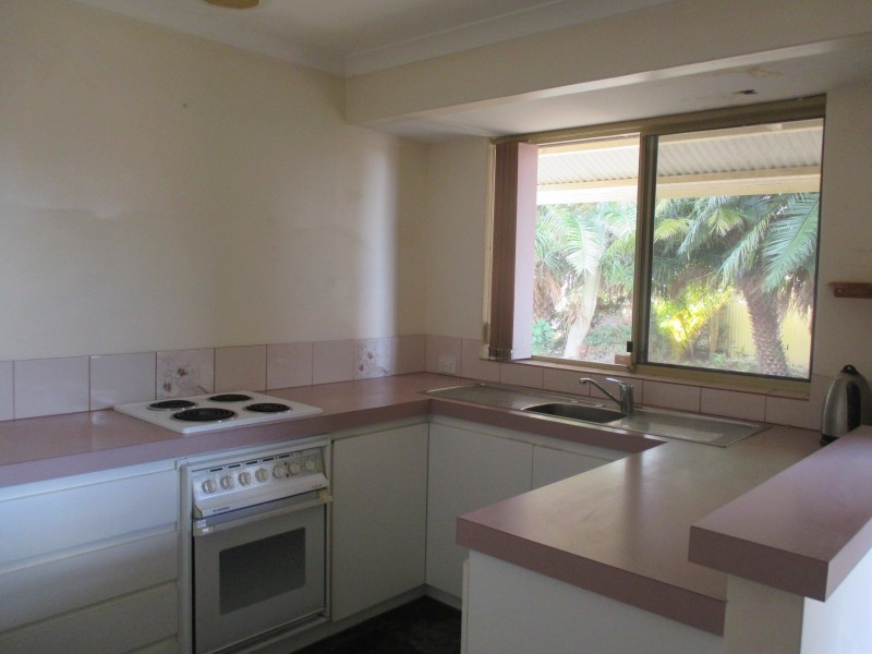 7B Bulrush Drive, Bibra Lake WA 6163