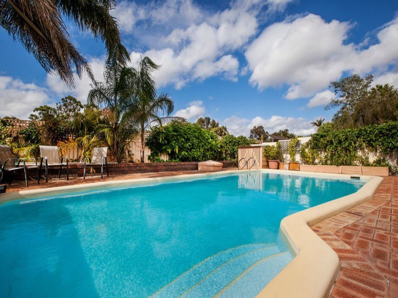 13 Hertford Close, Bull Creek WA 6149