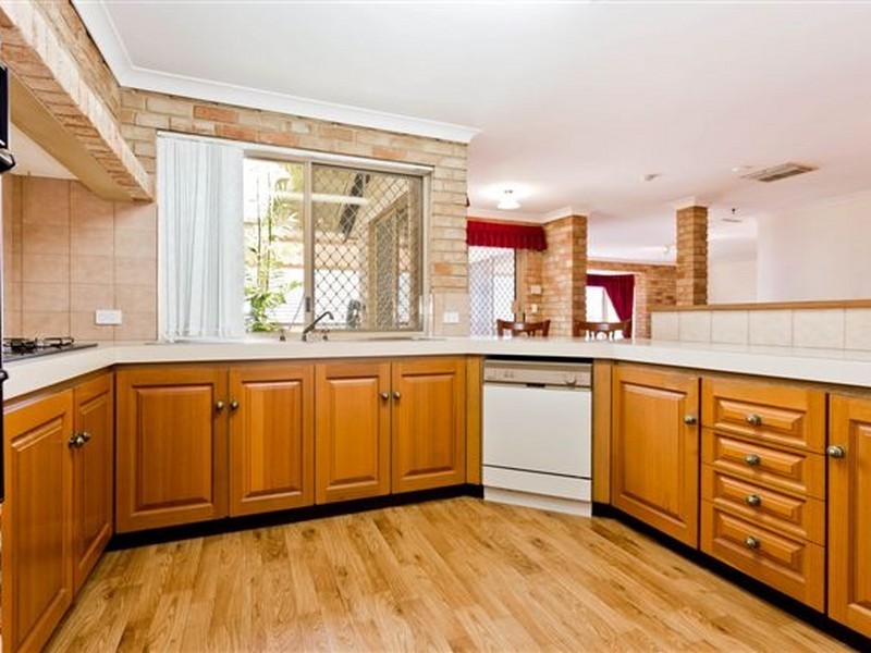 30 McKivett Crescent, Leeming WA 6149