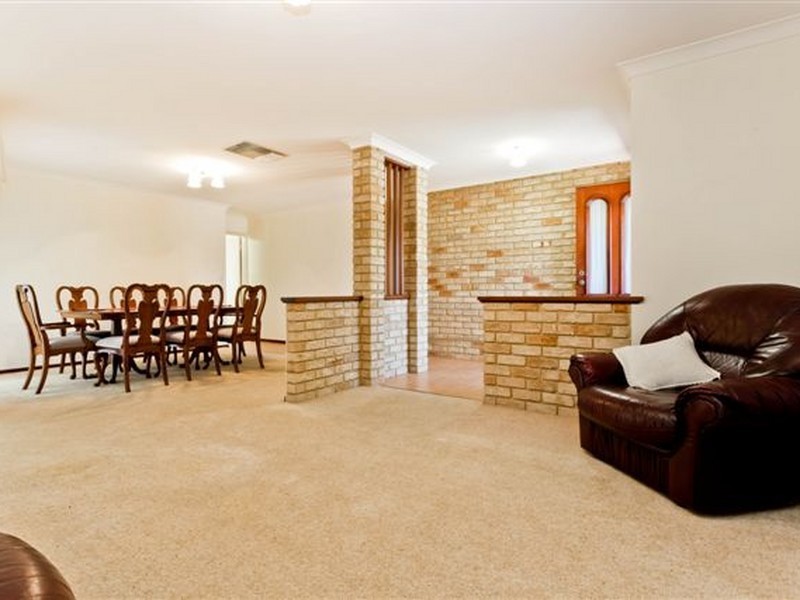 30 McKivett Crescent, Leeming WA 6149