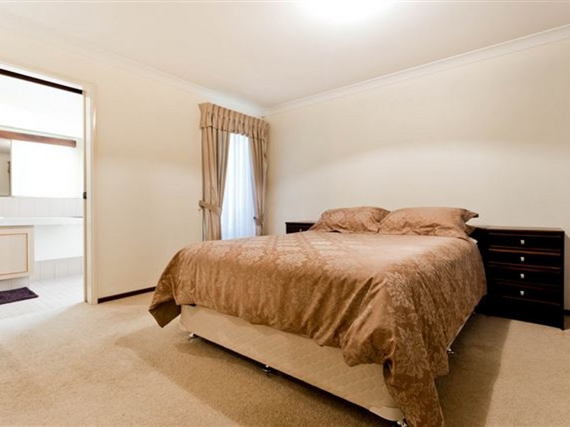 30 McKivett Crescent, Leeming WA 6149