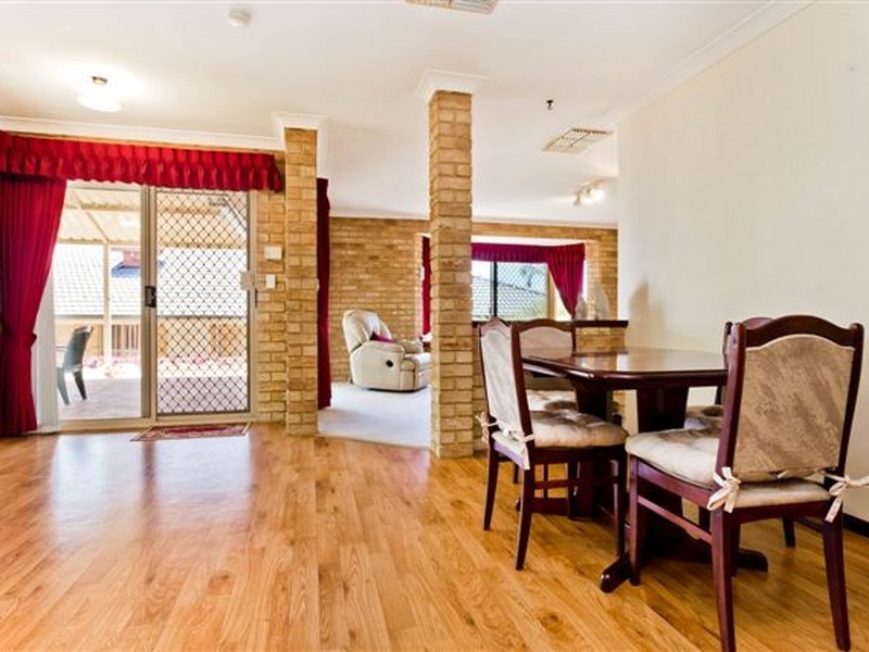 30 McKivett Crescent, Leeming WA 6149