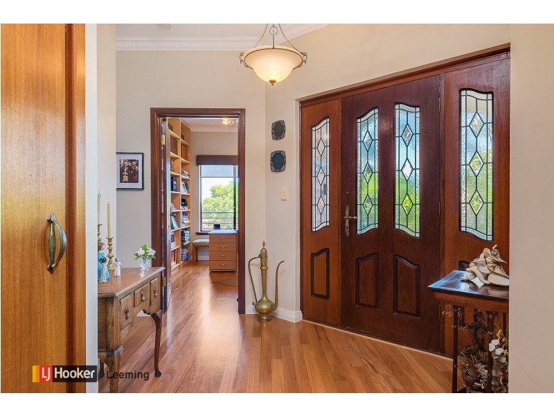 14 Beckley Circle, Leeming WA 6149