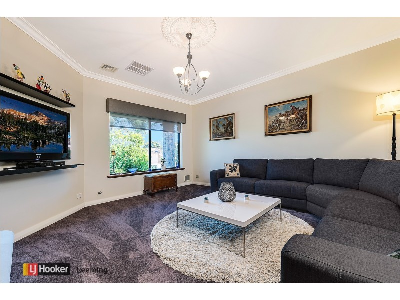 14 Beckley Circle, Leeming WA 6149