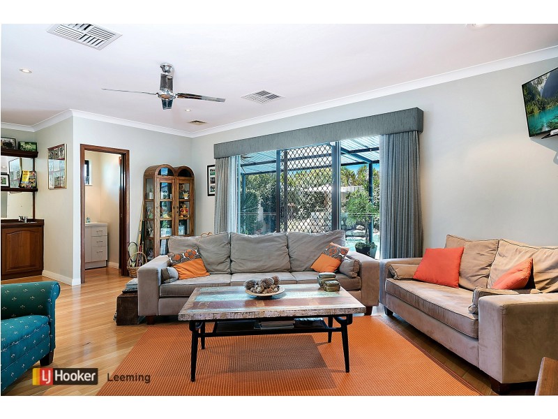 14 Beckley Circle, Leeming WA 6149