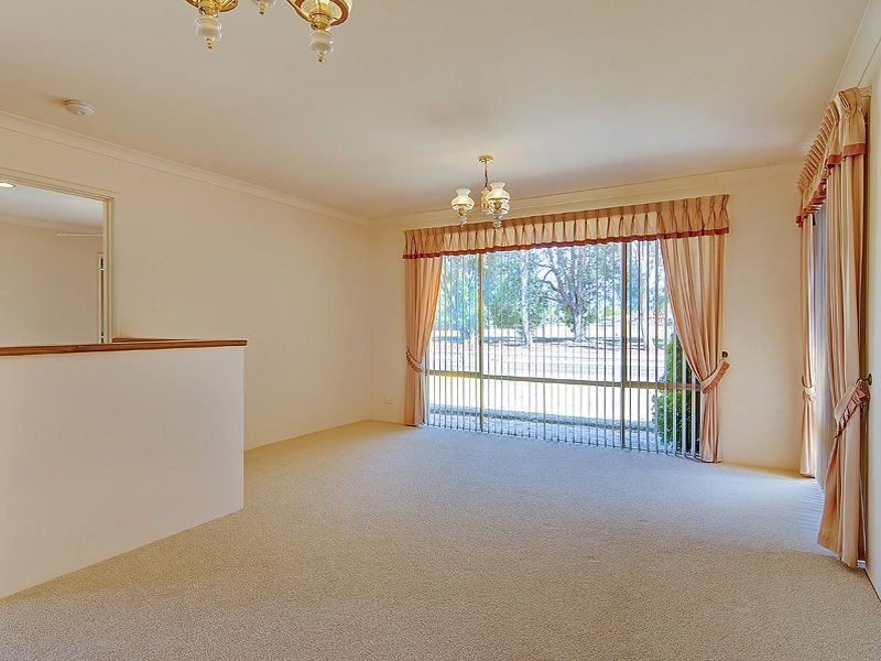2 Oakland Heights, Leeming WA 6149