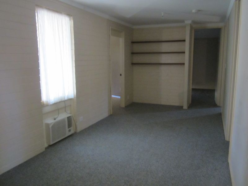 6 Watsonia Street, Maddington WA 6109