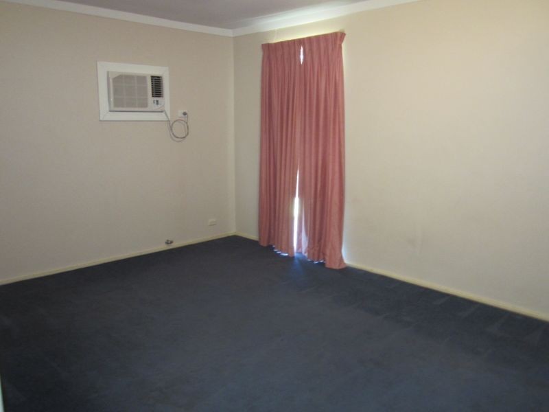 6 Watsonia Street, Maddington WA 6109