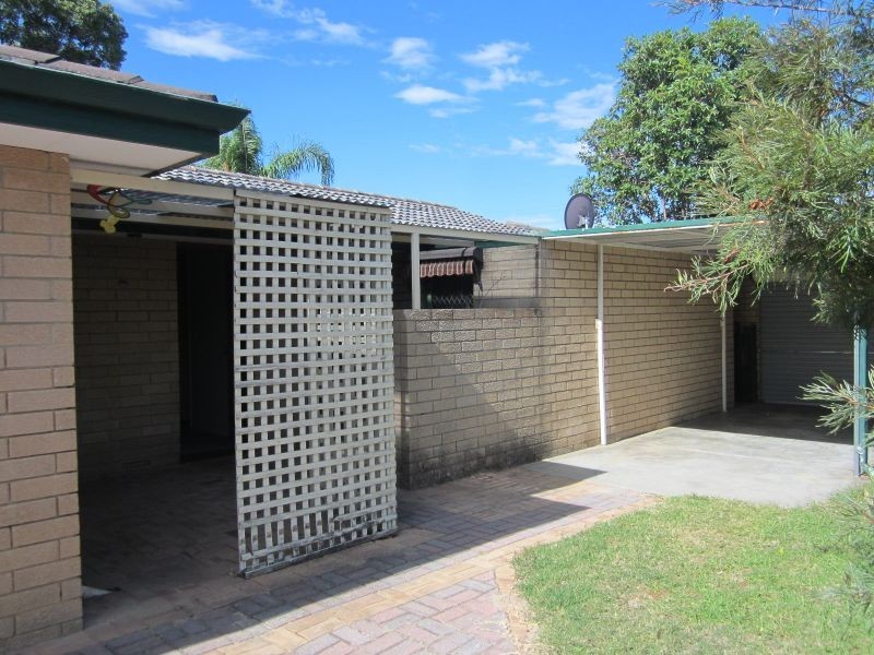 6 Watsonia Street, Maddington WA 6109