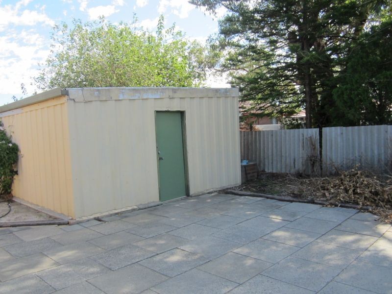 6 Watsonia Street, Maddington WA 6109