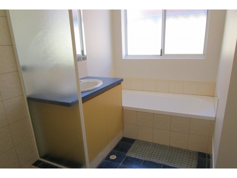 301 Wentworth Parade, Success WA 6164