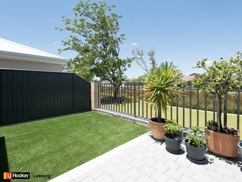 4 Oakbella Parade, Harrisdale WA 6112