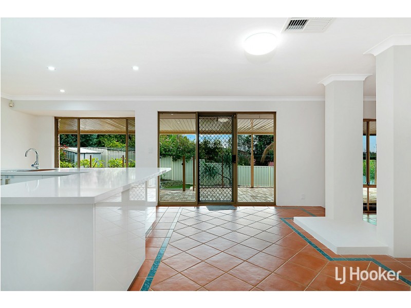 37 Merrifield Circle, Leeming WA 6149