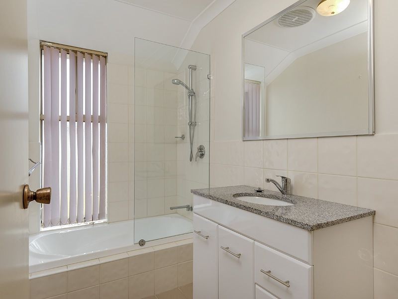 2 Pelican Ramble, Yangebup WA 6164