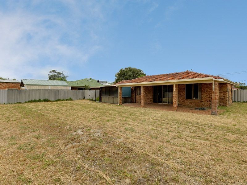 2 Pelican Ramble, Yangebup WA 6164