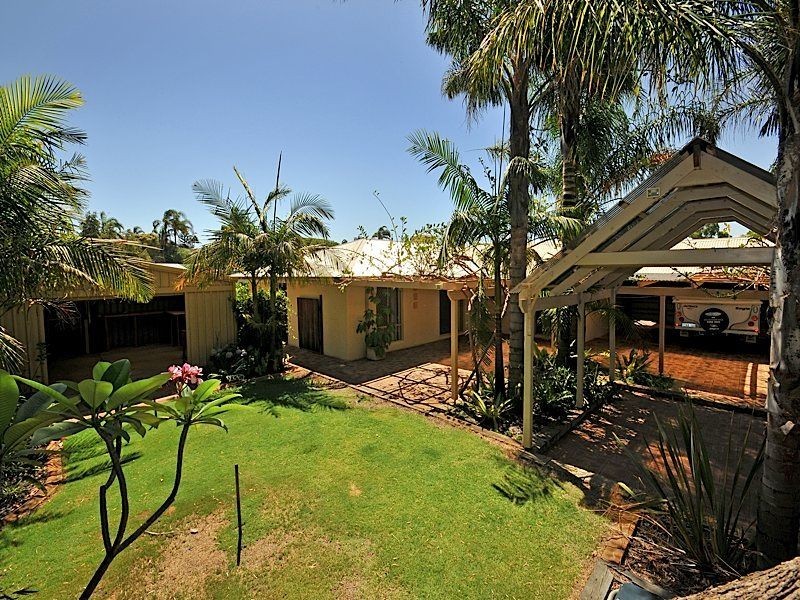 4 Ashton Place, Leeming WA 6149