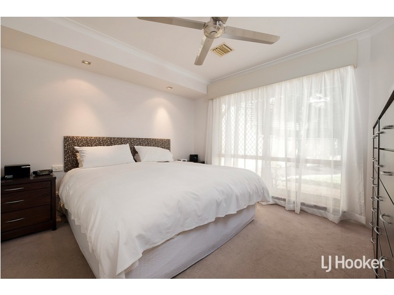 13 Peggs Place, Leeming WA 6149