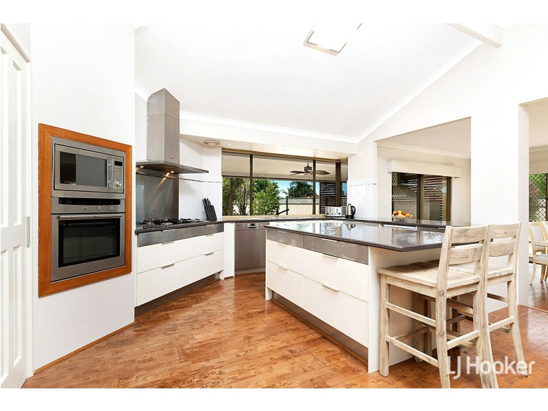 13 Peggs Place, Leeming WA 6149