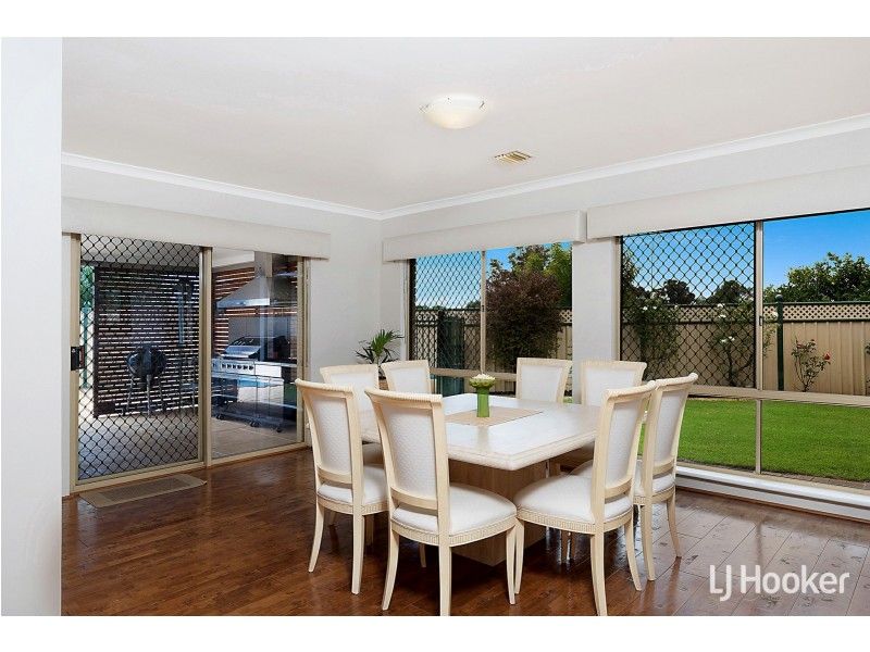 13 Peggs Place, Leeming WA 6149