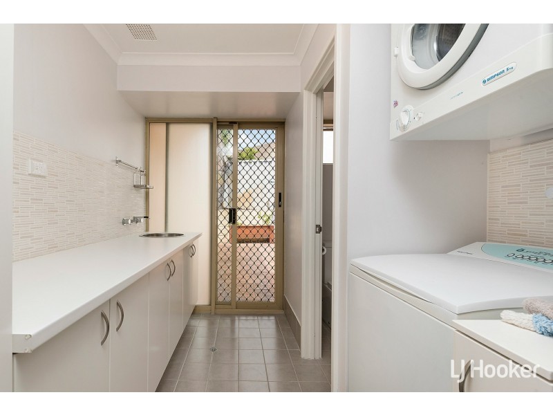 13 Peggs Place, Leeming WA 6149