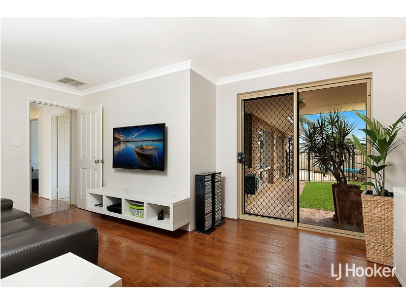 13 Peggs Place, Leeming WA 6149